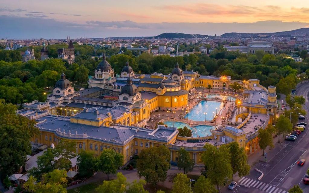 Luxury Apartment In The Central Budapest Luaran gambar